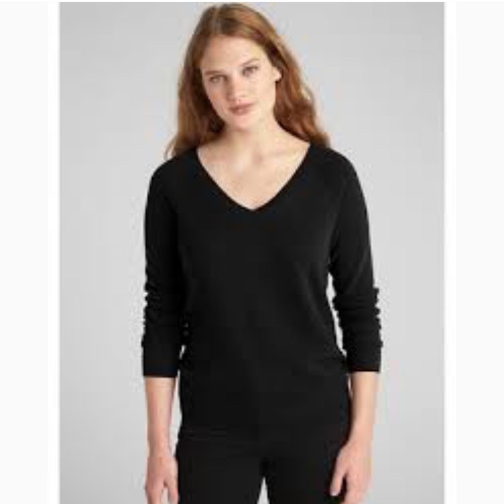 Gap Black V-neck Sweater (L)